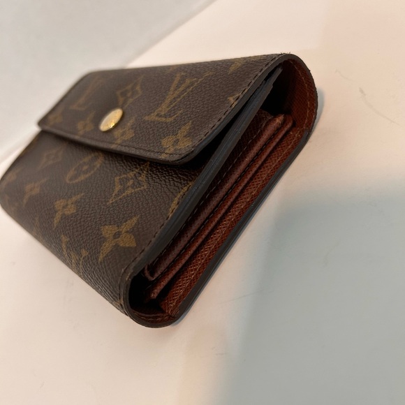Louis Vuitton Alexandra Monogram Wallet - Picture 12 of 13